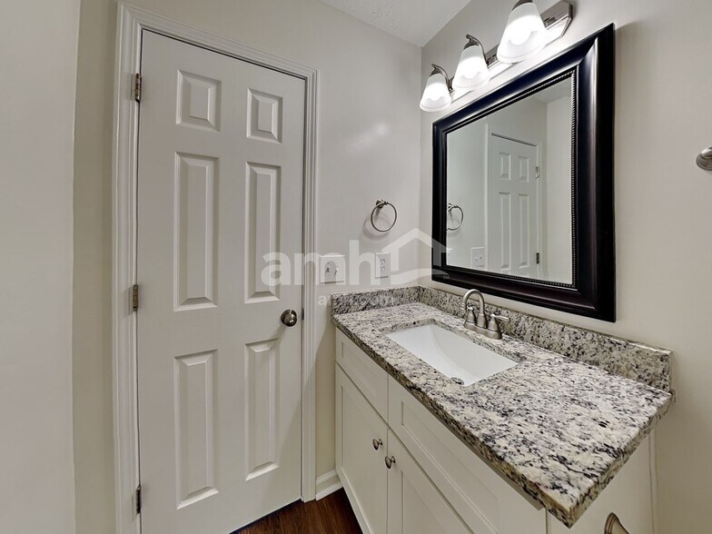 Building Photo - 626 Mable Dr