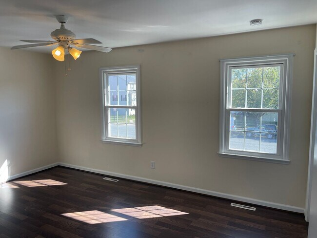 Building Photo - SOUTH STAFFORD TOWNHOME FOR RENT