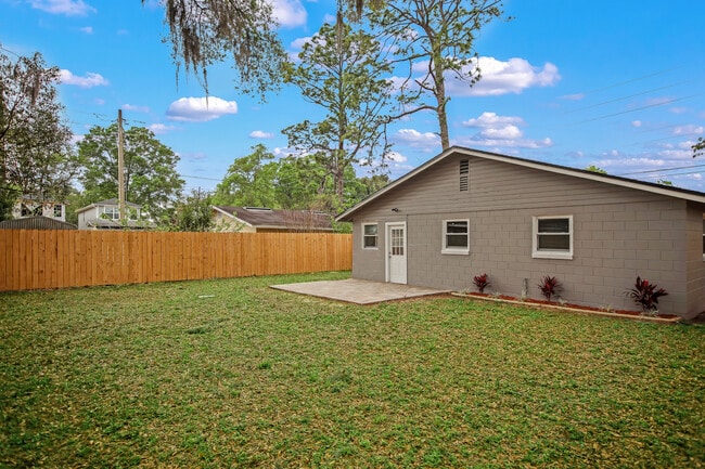 Building Photo - 237 N Bowlan St