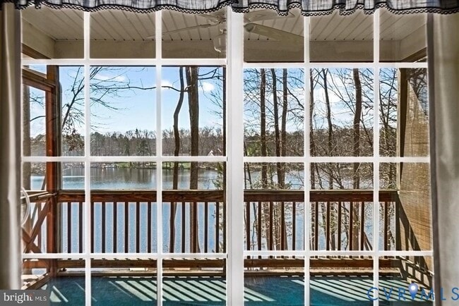 Building Photo - 686 Lake Caroline Dr
