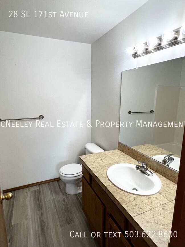 Building Photo - Nice 3 Bedroom Home