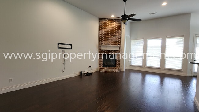 Building Photo - 406 Running Bear Ct