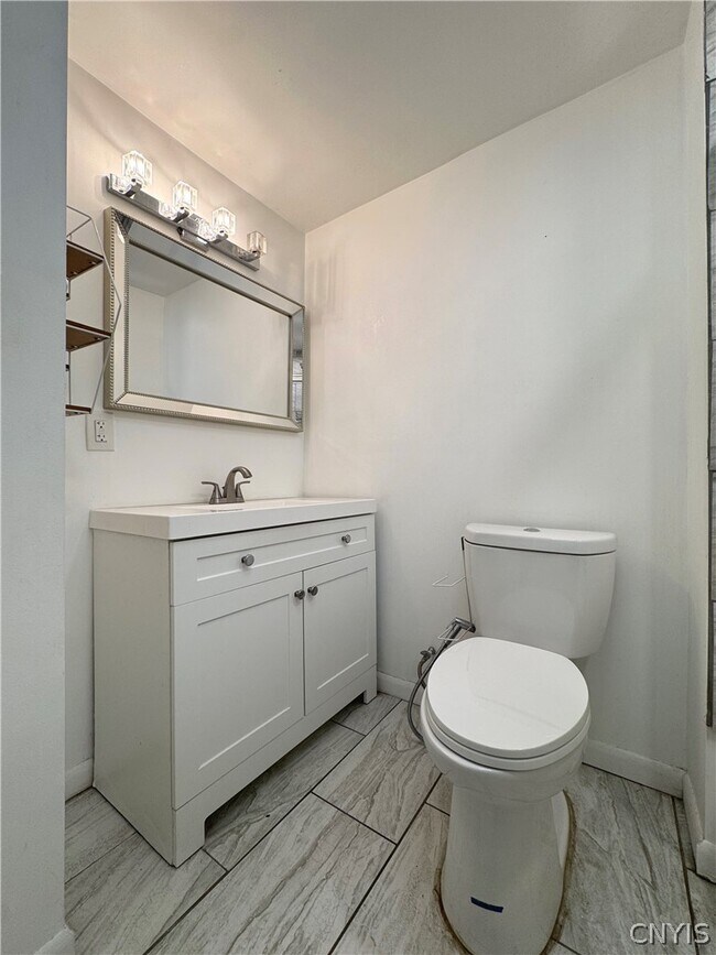 Building Photo - 318 W Hoard St
