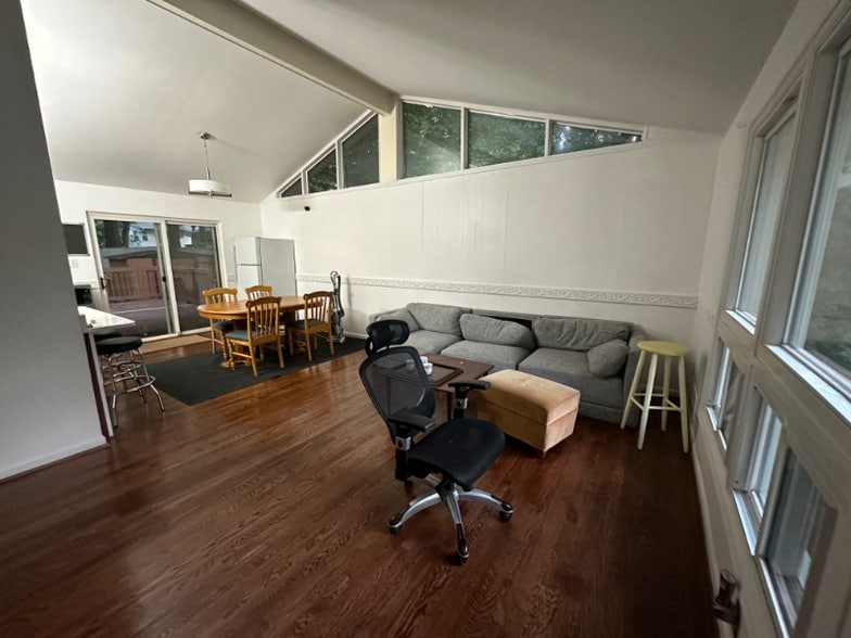 Building Photo - 0xxx Commonwealth Blvd