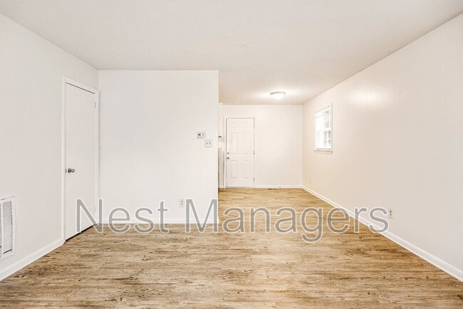 Building Photo - 816 Pilot Ave