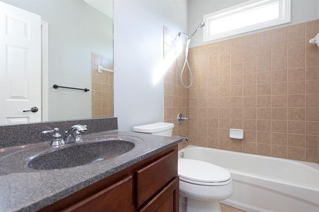 Building Photo - 1763 Crossvale Dr