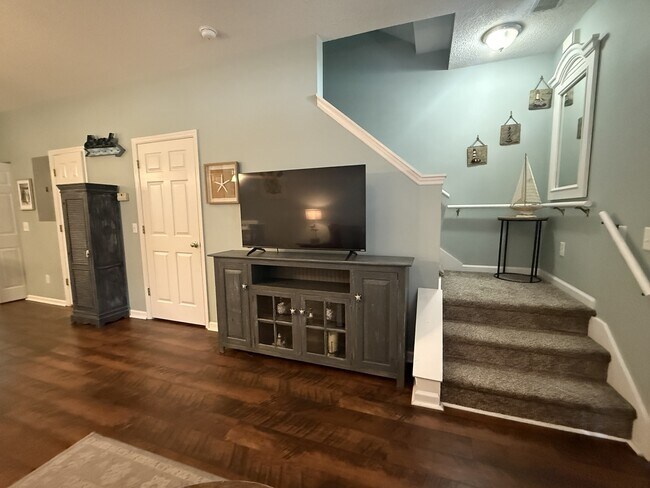 Building Photo - 1105 13th St