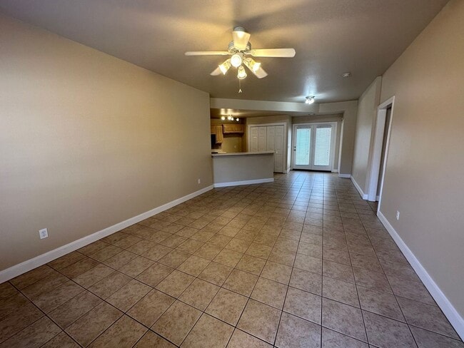 Building Photo - 3200 Hansford Dr