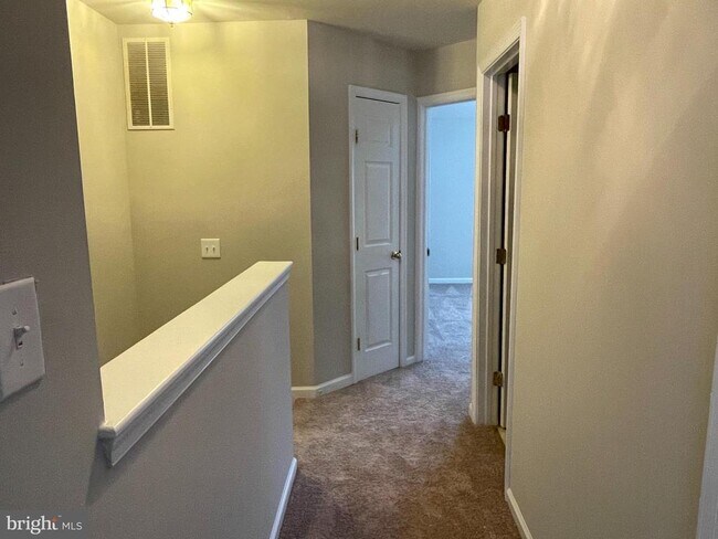 Building Photo - 27 Townes Pl