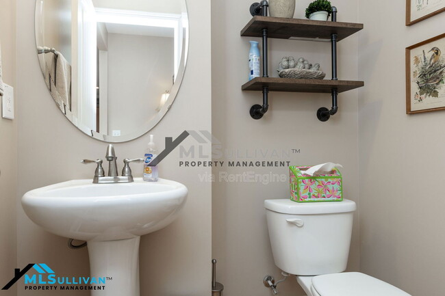 Building Photo - 913 Beech Glen Dr