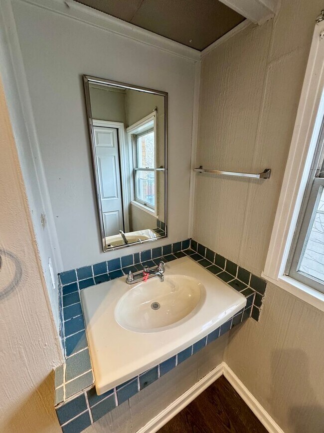 Building Photo - 111 S Ohio St