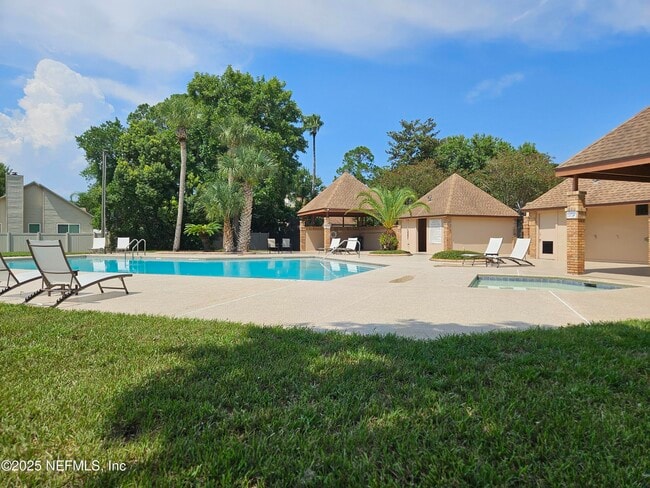 Building Photo - 2715 Lantana Lakes Dr