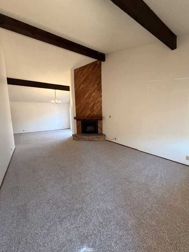 Building Photo - 6013-6013 Woodminster Cir
