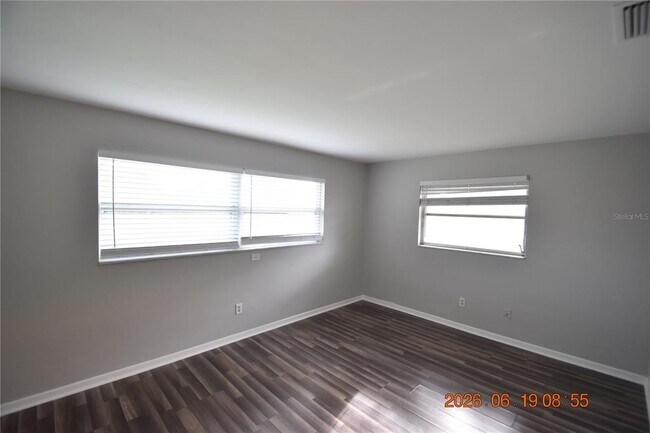 Building Photo - 3273 Harbor Lake Dr