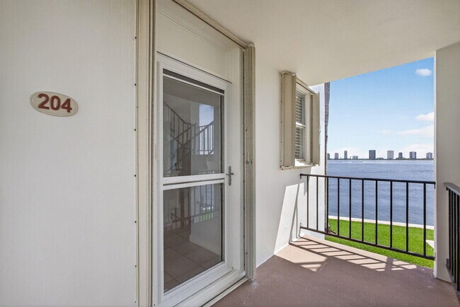 Building Photo - 100 Paradise Harbour Blvd