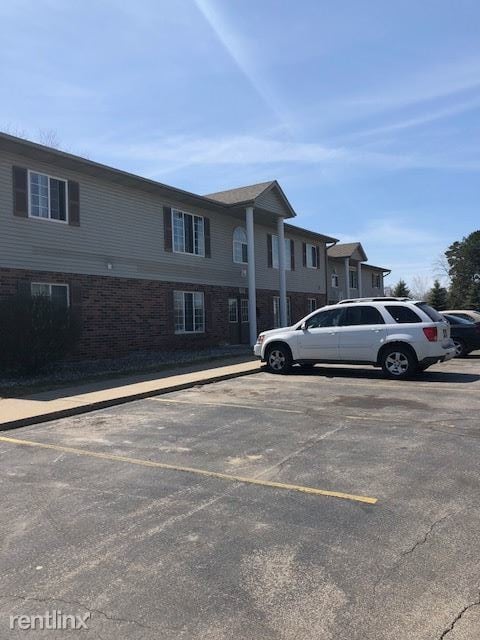 Building Photo - 2 br, 1 bath Apartment - The Woods Apartments