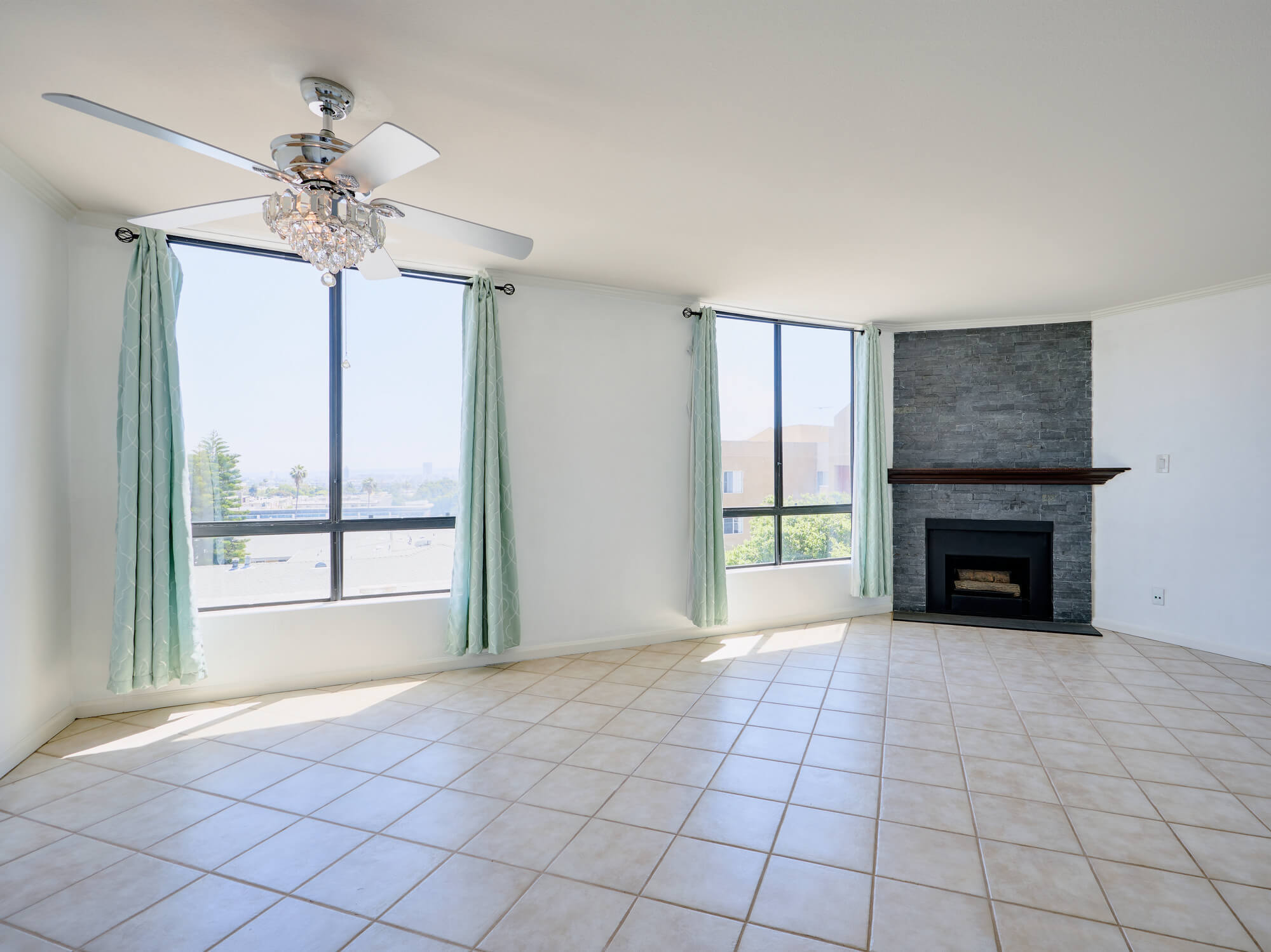 Building Photo - 7320 Hawthorn Ave