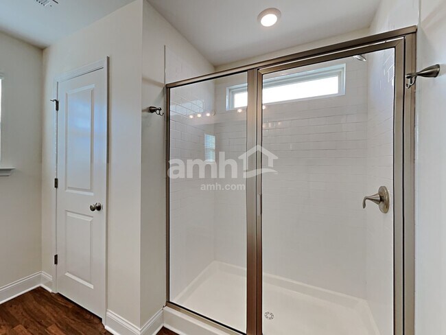 Building Photo - 111 Samara Ln