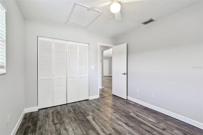 Building Photo - 331 Feather Tree Dr