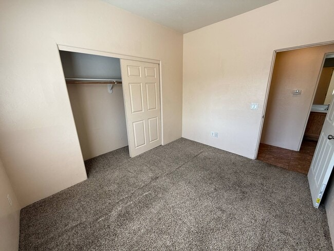 Building Photo - 3041 N Euclid Ave