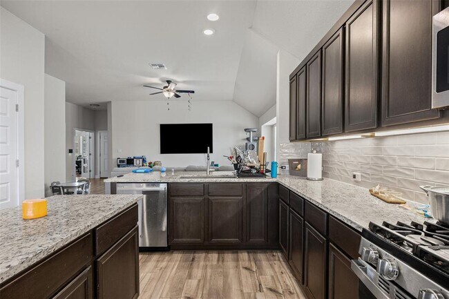 Building Photo - 627 Biscayne Bay Bend