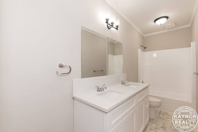 Building Photo - 223 S Main St