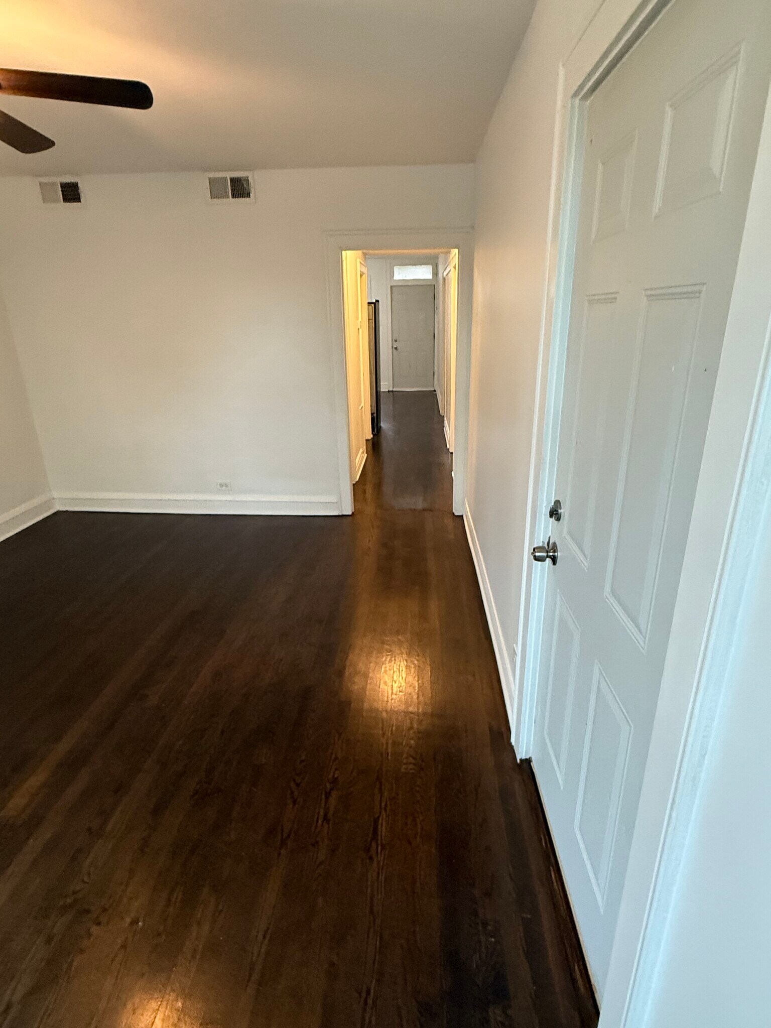 Building Photo - 4872 W Homer St