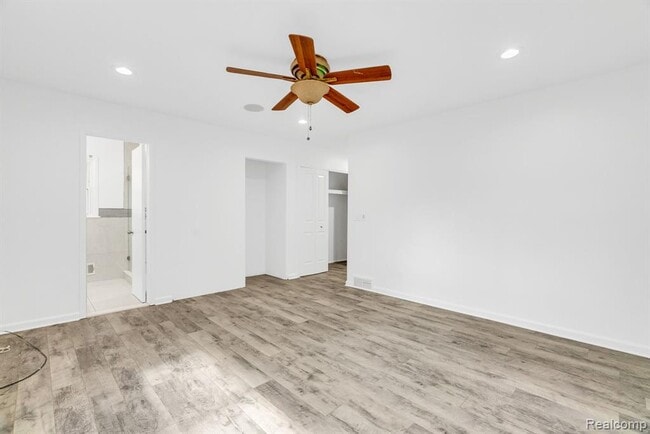 Building Photo - 36939 Heatherton Dr