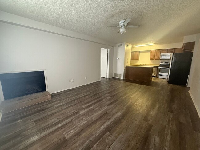 Building Photo - Langtry Apartments- 2 Bedroom 2 Bathroom
