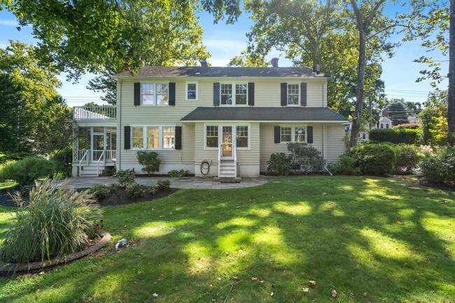 Building Photo - 55 Loughlin Ave