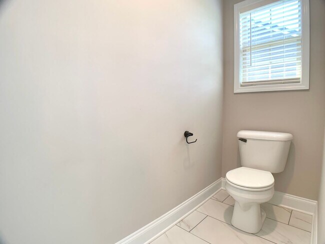 Building Photo - 733 Banister Dr