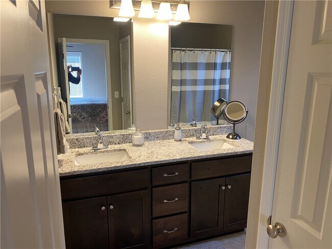 Building Photo - 93 Kinloch Dr