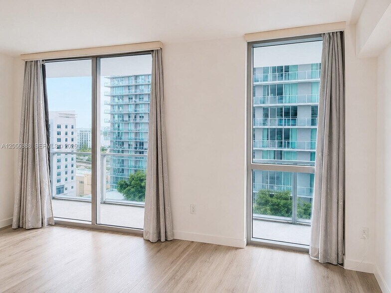 Building Photo - 1100 S Miami Ave