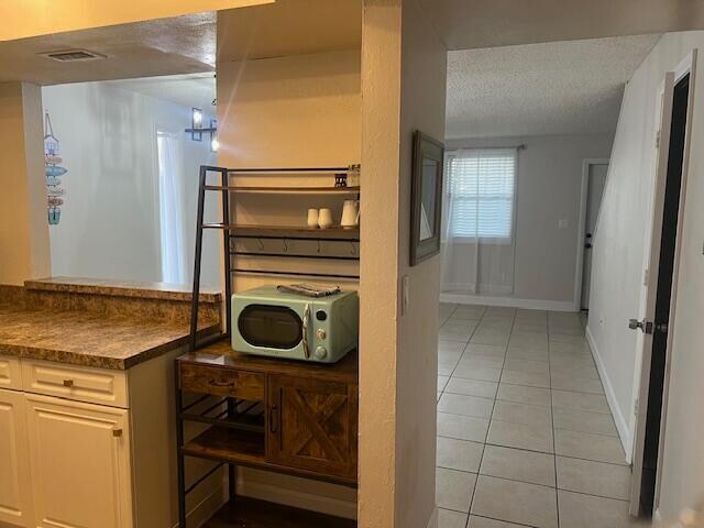 Building Photo - 1000 Shorewinds Dr