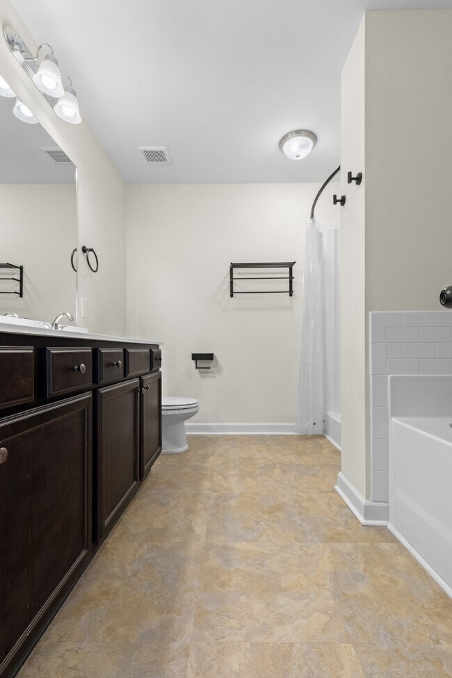 Building Photo - Evans Crossing