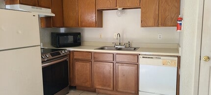 Building Photo - 1106 Verde Dr