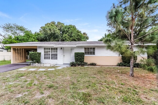 Building Photo - 4420 N Shore Dr