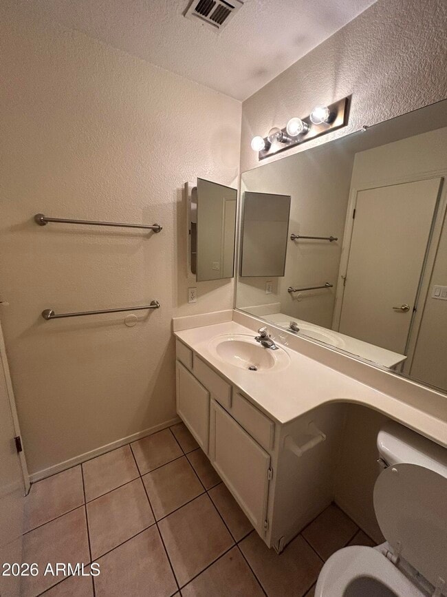 Building Photo - 51 N Del Pueblo Pl