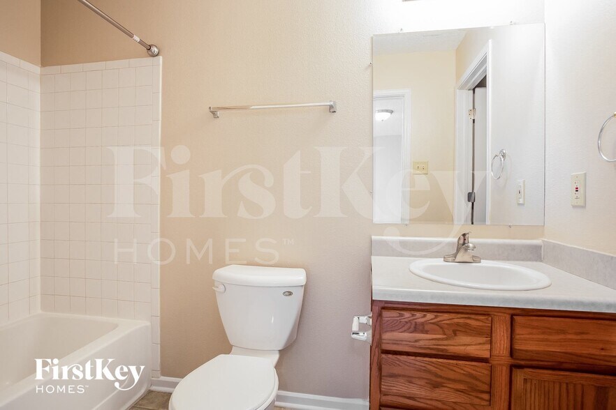 Building Photo - 744 Adagio Dr
