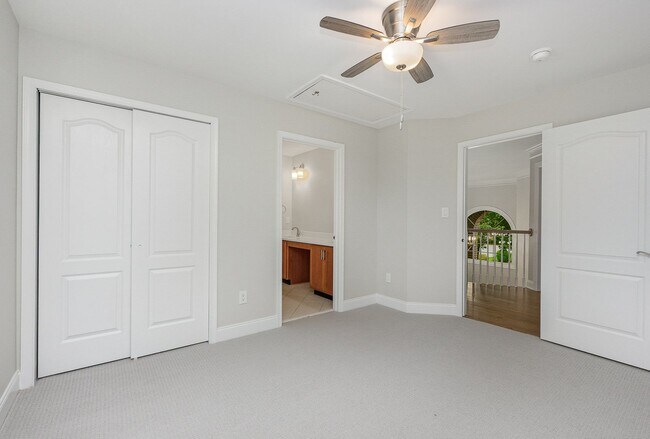 Building Photo - Stylish Renovation with Golf Course Views ...