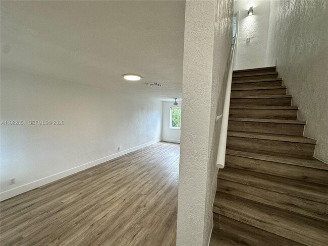 Building Photo - 913 NE 17th St