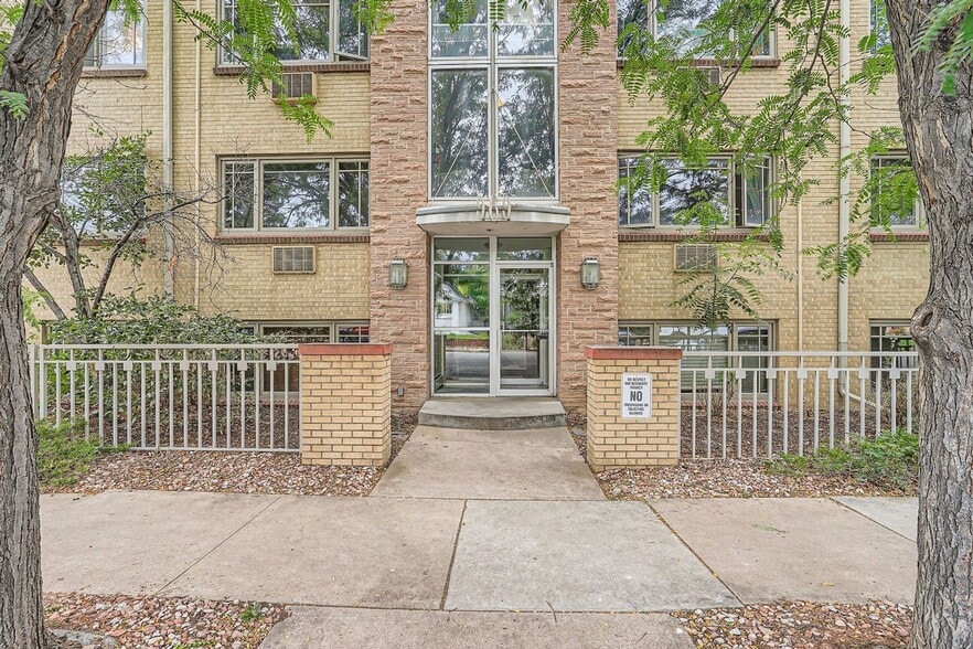 Building Photo - 969 S Pearl St