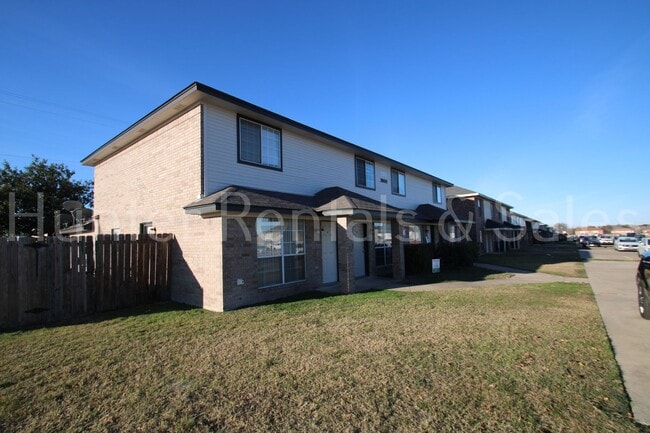 Building Photo - Don't Miss Out!