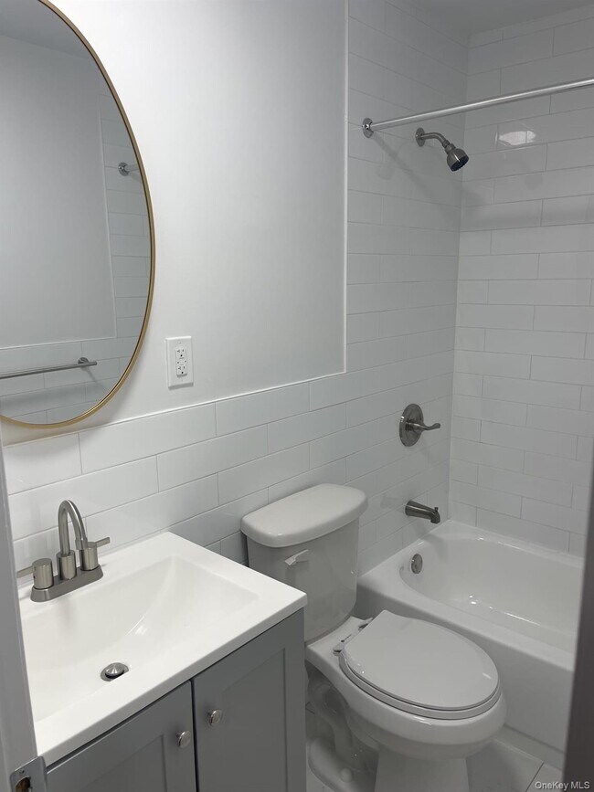 Building Photo - 60 W 184th St