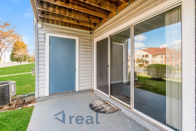 Building Photo - 8701 Grasmere Ct