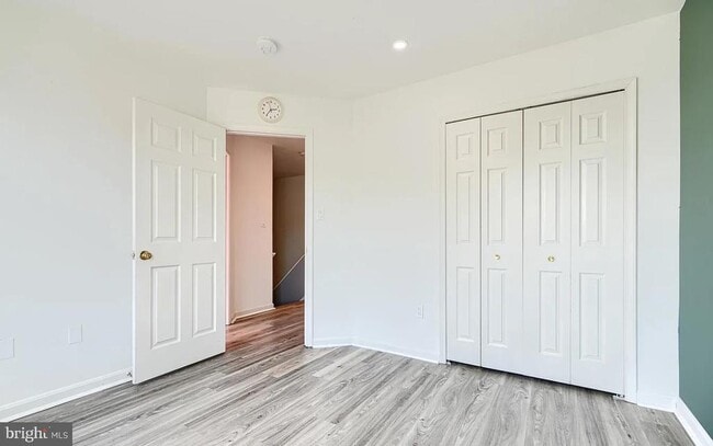 Building Photo - 4 Maya Way