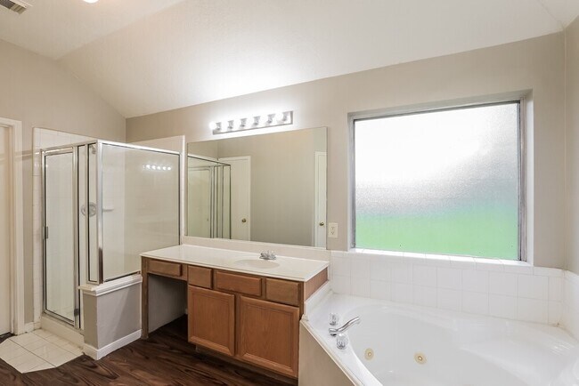 Building Photo - 6602 Bluebottle Ln