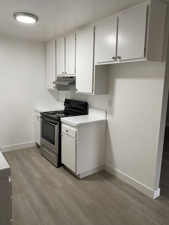 Floorplan - 925 N. Inglewood Ave.