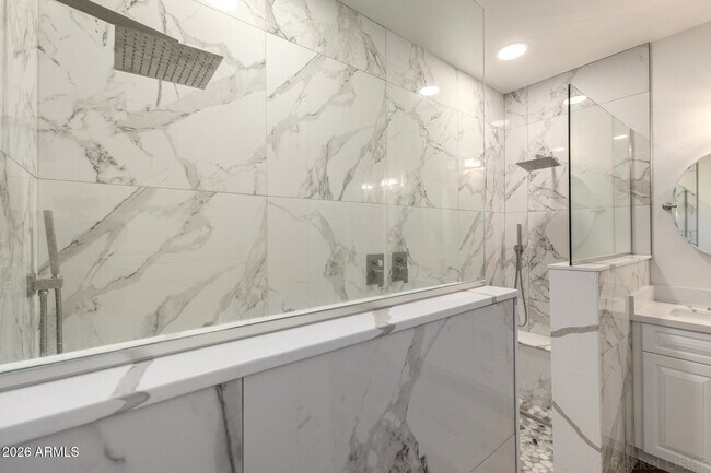 Building Photo - 14506 W Huron Dr