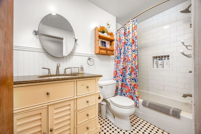 Building Photo - 59-018 Holawa St